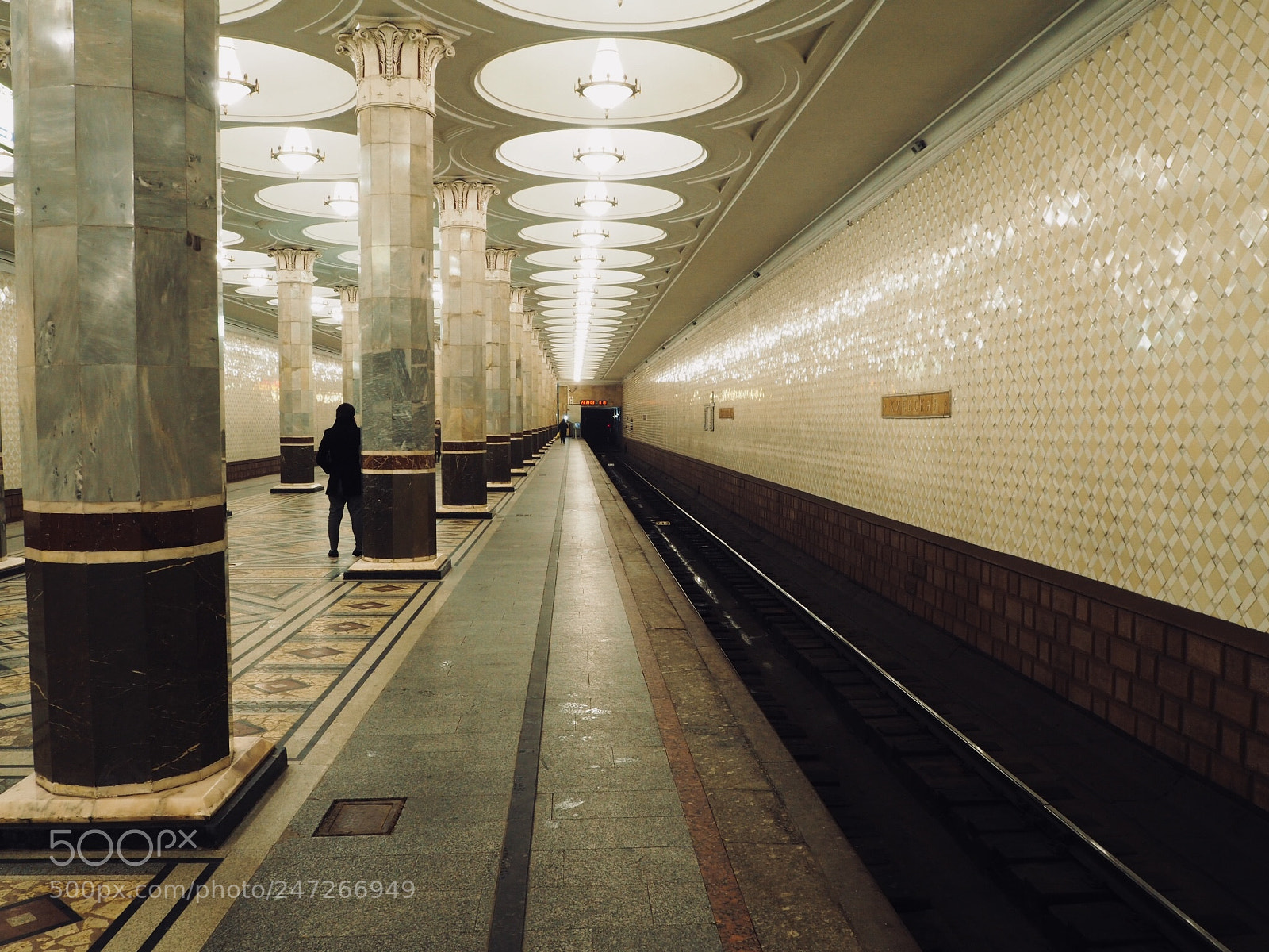 Olympus OM-D E-M10 II sample photo. Moscow station photography