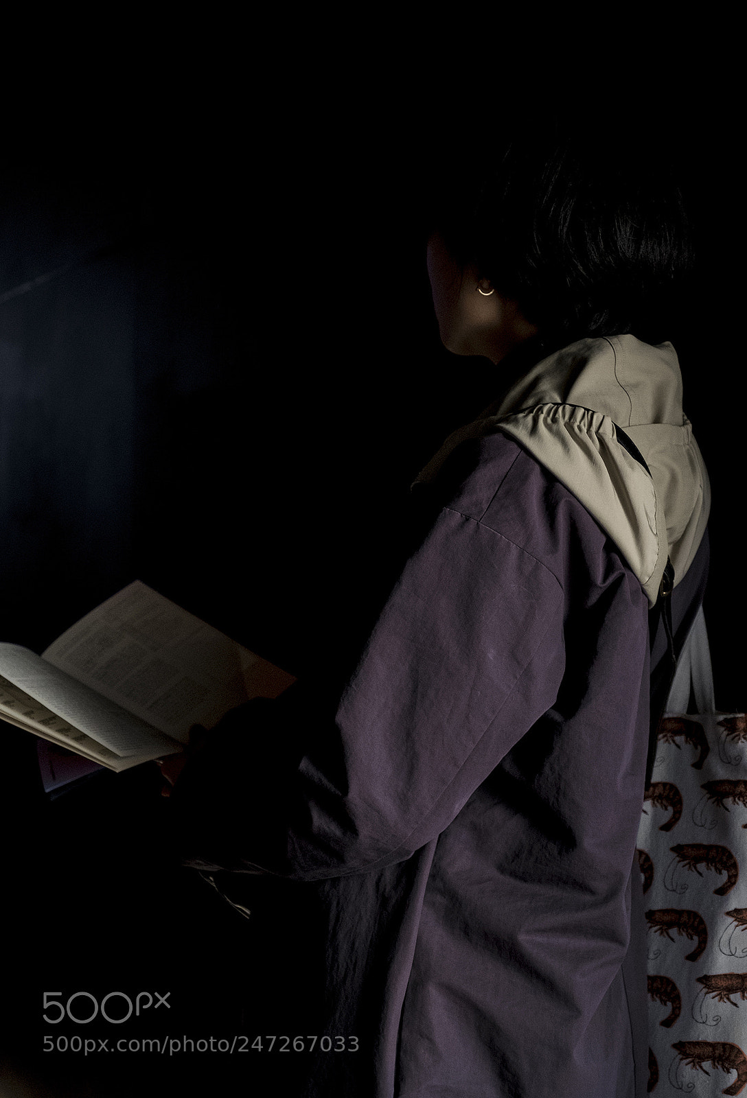 Fujifilm X-T2 sample photo. Girl with a book.jpg photography