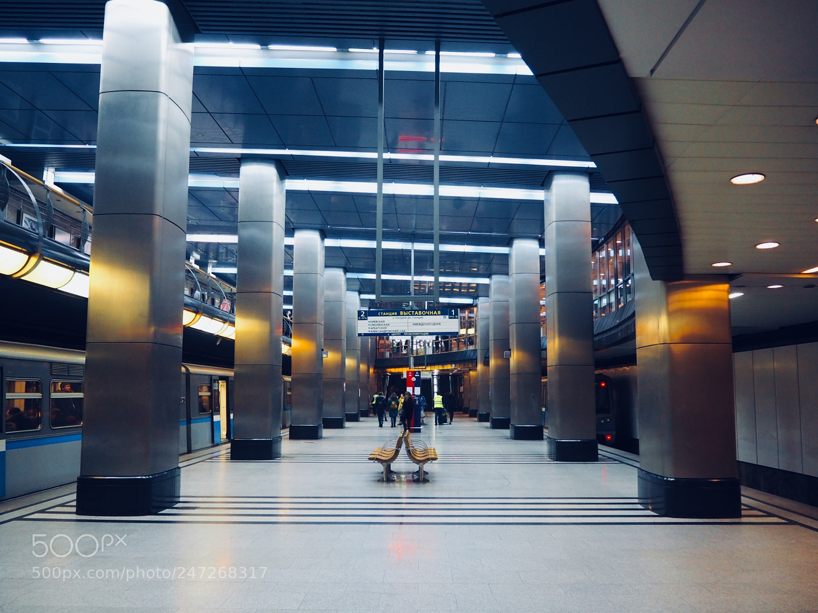 Olympus OM-D E-M10 II sample photo. Moscow station photography