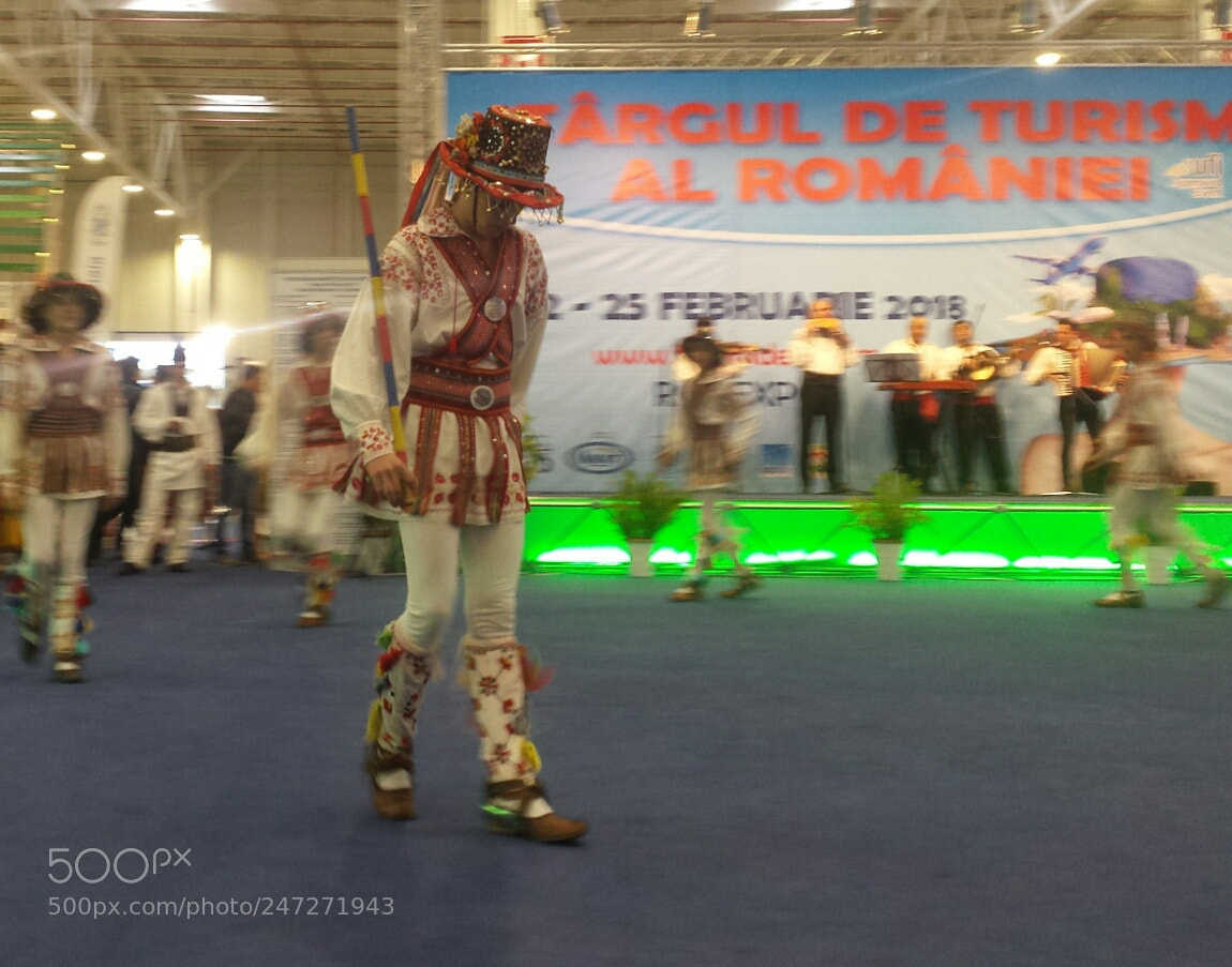 Samsung Galaxy S4 sample photo. Calusarii-romanian traditional dancing photography