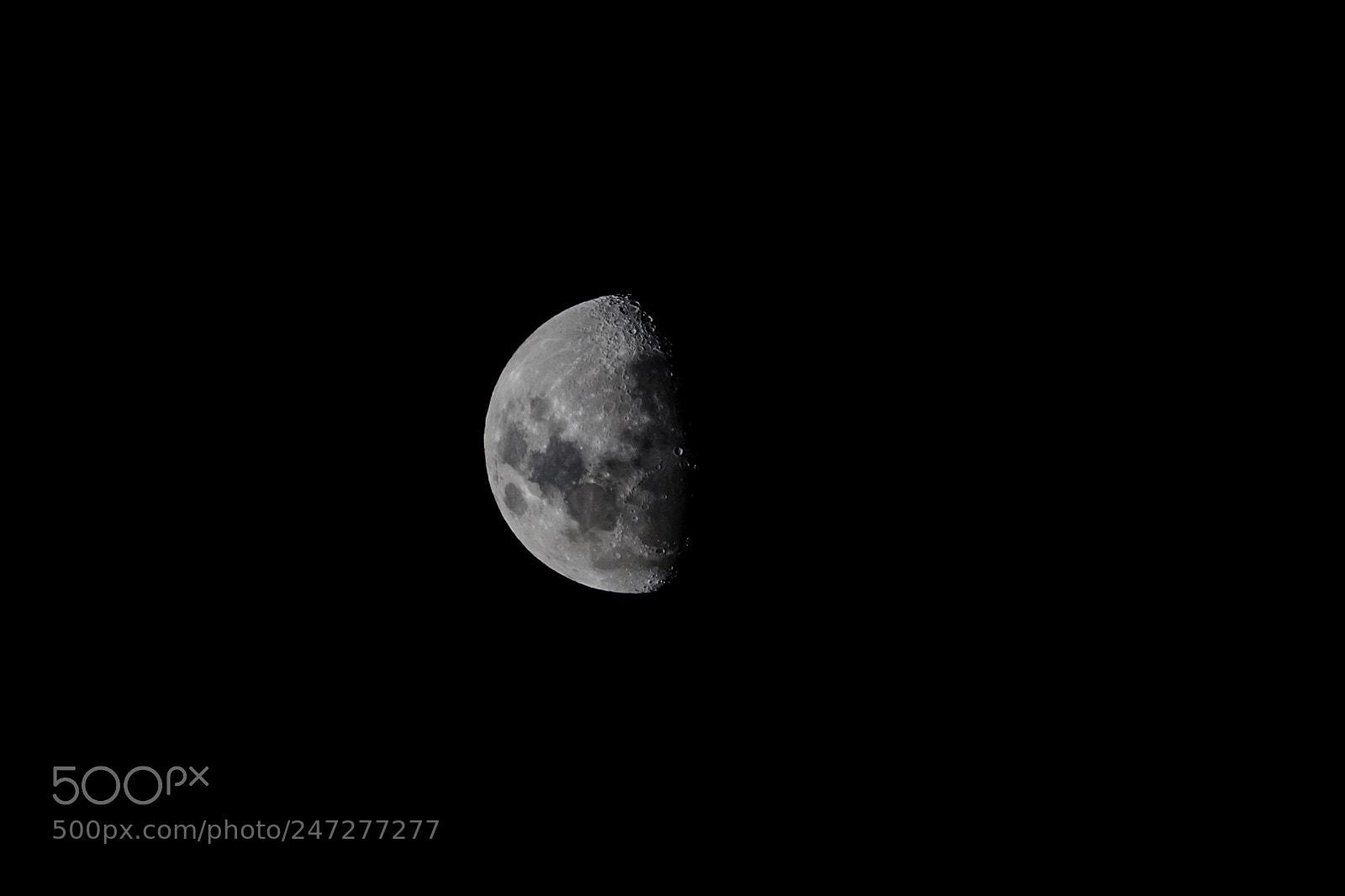 Canon EOS 80D sample photo. Waxing crescent moon photography