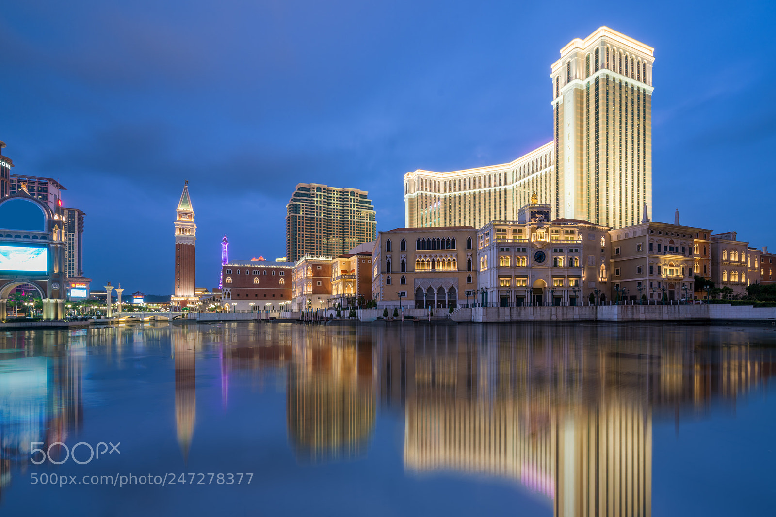 Sony a7R II sample photo. The venetian macao casino photography
