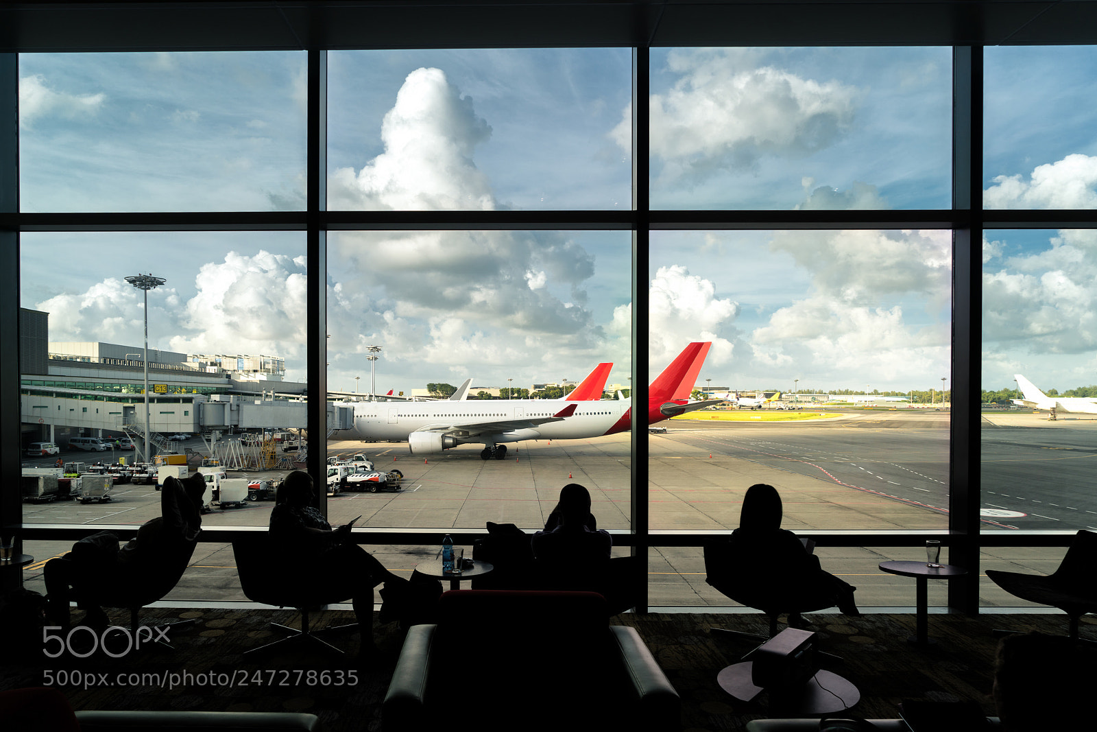 Sony a7R II sample photo. Silhouette of passenger waiting photography