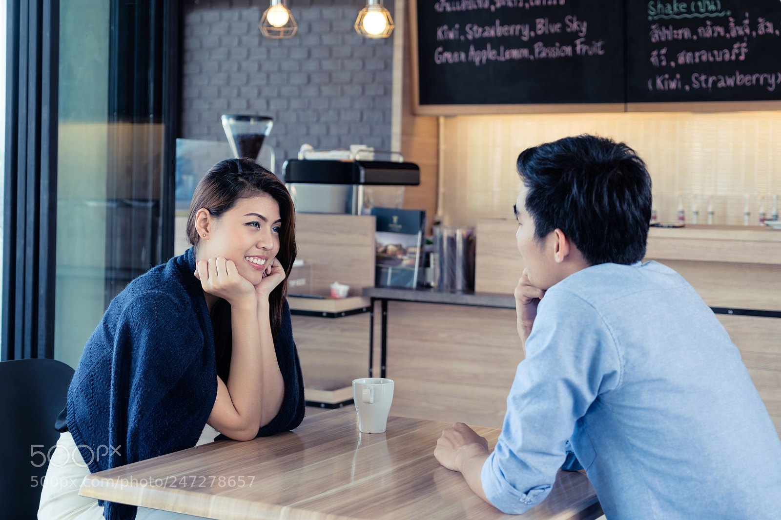 Sony a7R II sample photo. Dating in a cafe photography