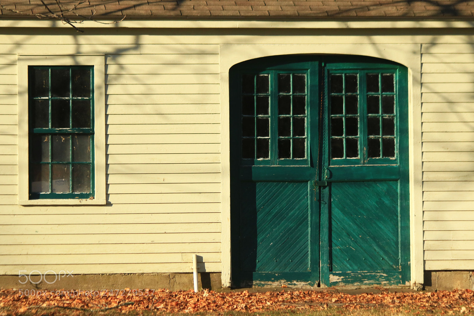 Canon EOS 750D (EOS Rebel T6i / EOS Kiss X8i) sample photo. Carriage doors photography