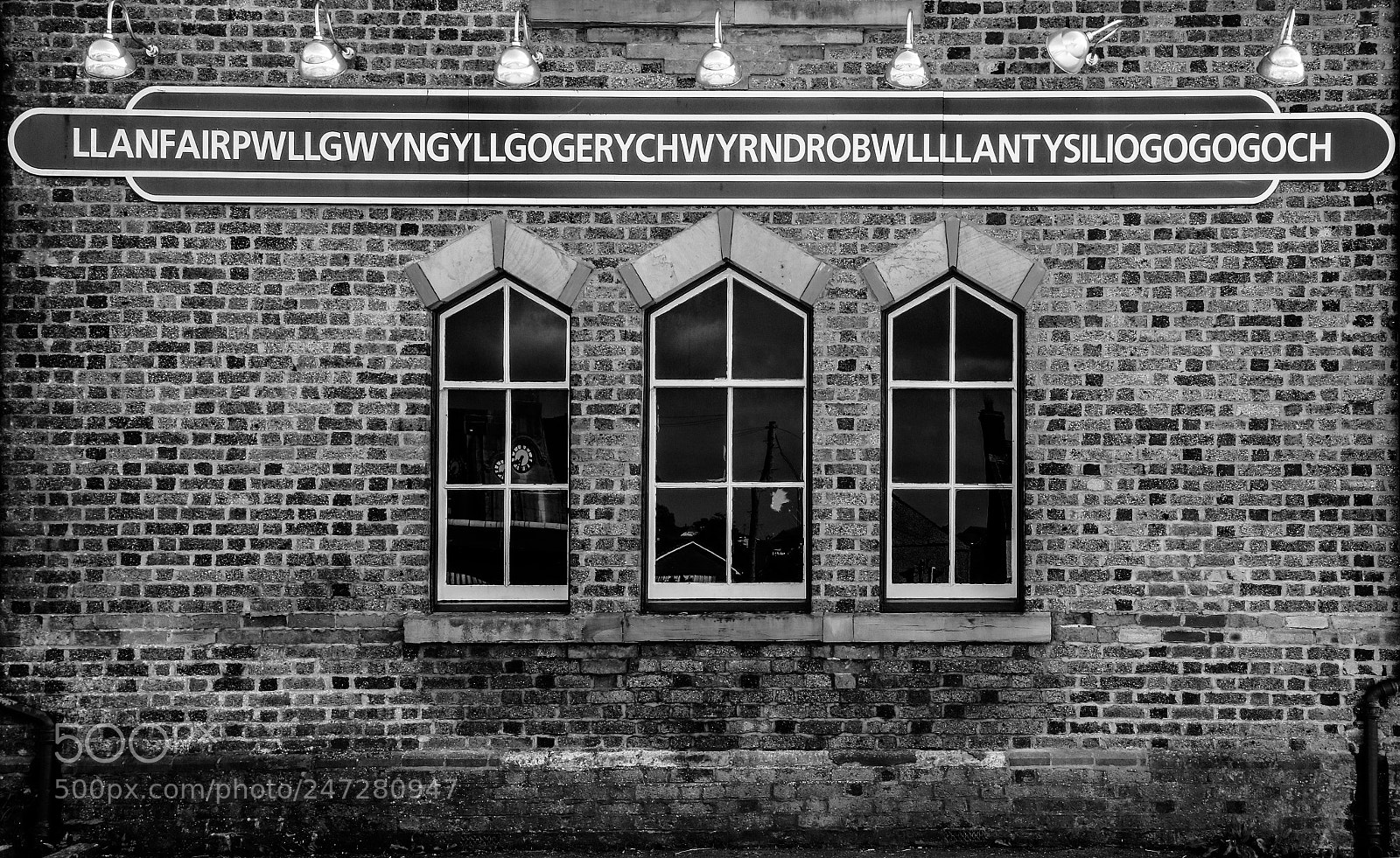 Canon EOS 7D Mark II sample photo. Longest town name in photography
