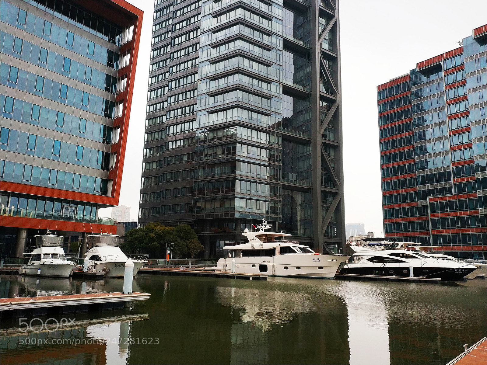 Xiaomi MIX 2 sample photo. Big toys of wealthy photography