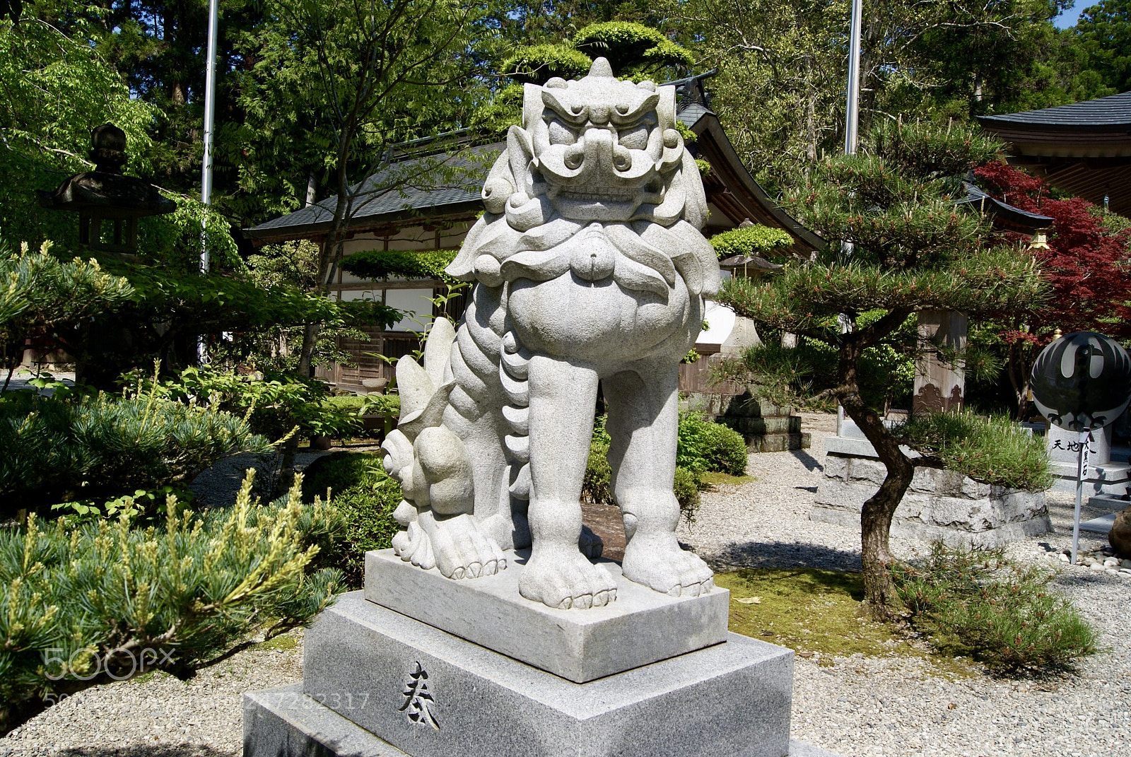 Sony Alpha DSLR-A330 sample photo. 熊野本宮大社の狛犬 photography