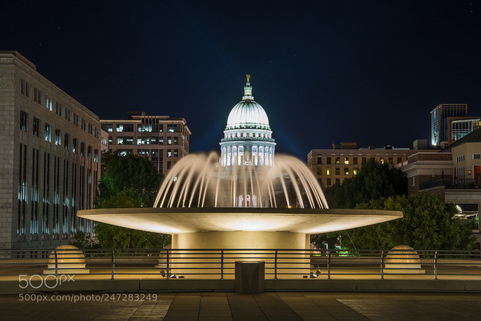 Nikon D610 sample photo. Fountain on monona terrace photography