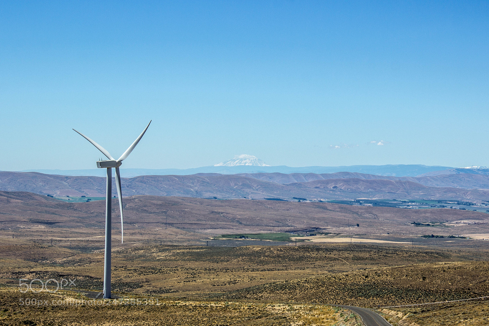 Canon EOS 600D (Rebel EOS T3i / EOS Kiss X5) sample photo. Rainier through windmills photography