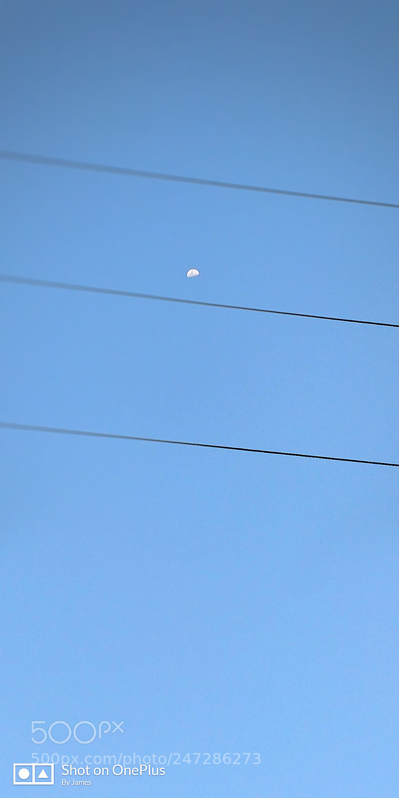 OnePlus 5T sample photo. Day light moon photography