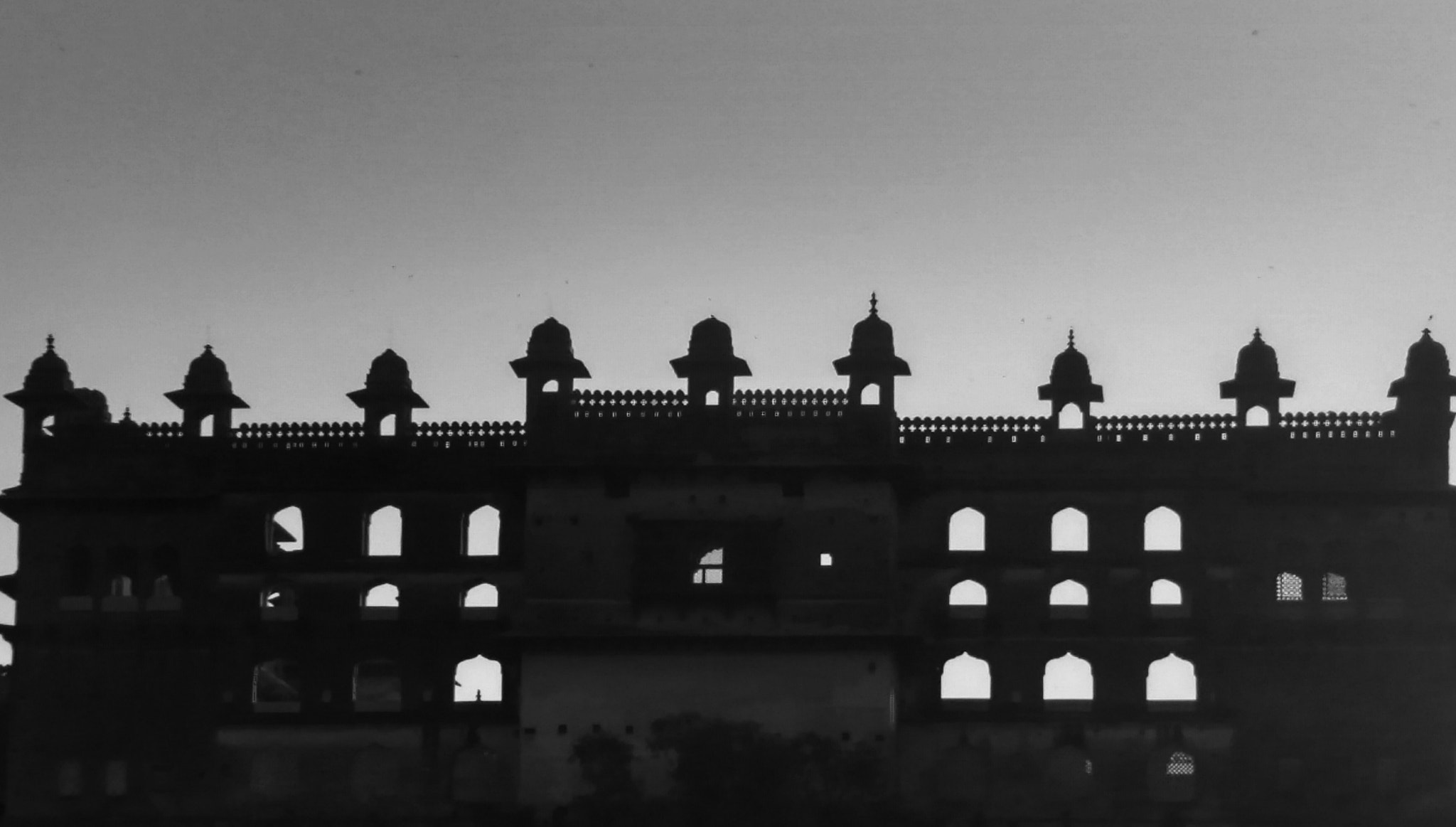 Motorola XT1225 sample photo. Silhouette of a palace photography