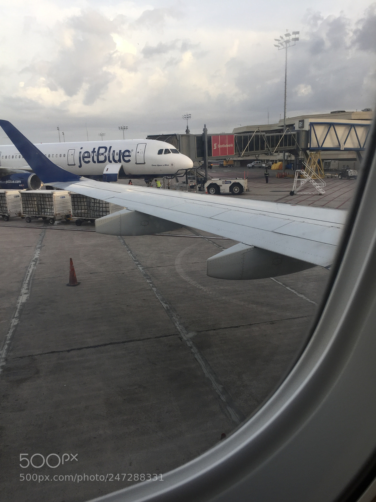 Apple iPhone 6 sample photo. Jetblue photography