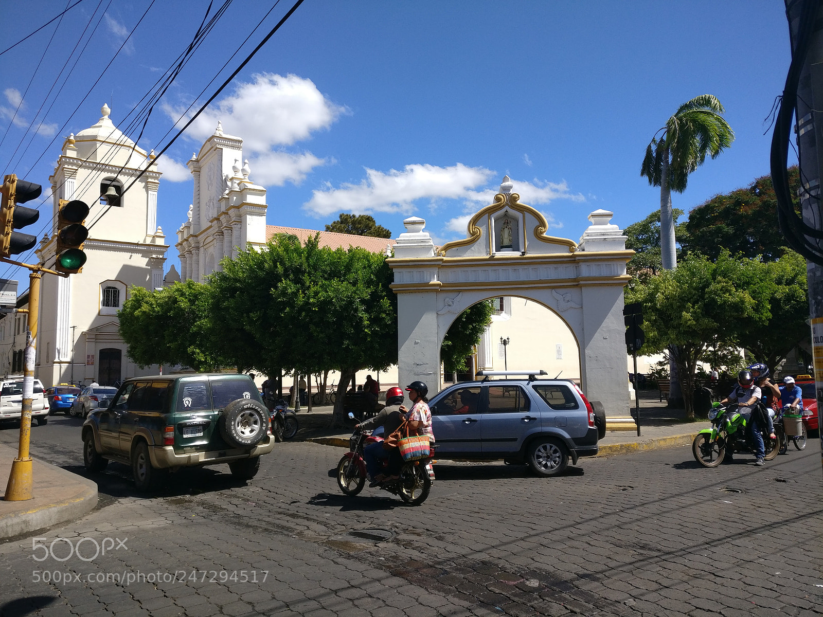 OnePlus A3000 sample photo. León photography
