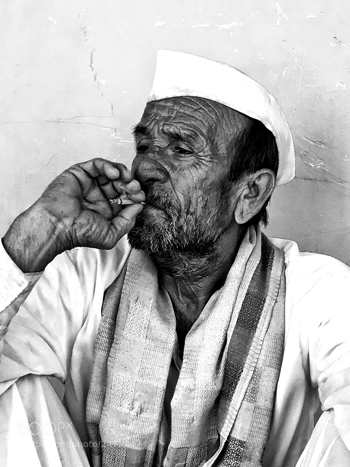 Apple iPhone 7 sample photo. Smoking potrait photography