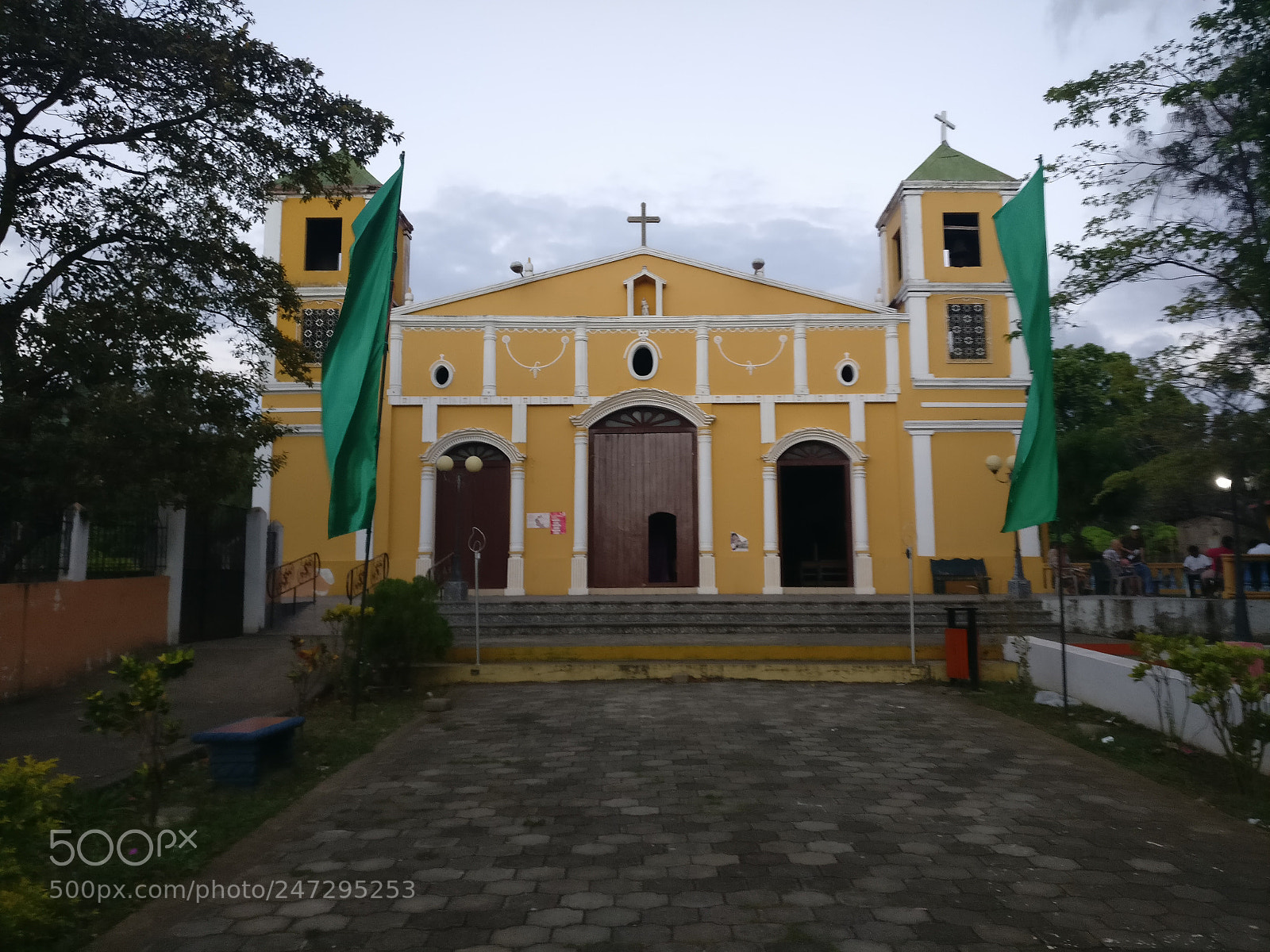 OnePlus A3000 sample photo. Another church photography