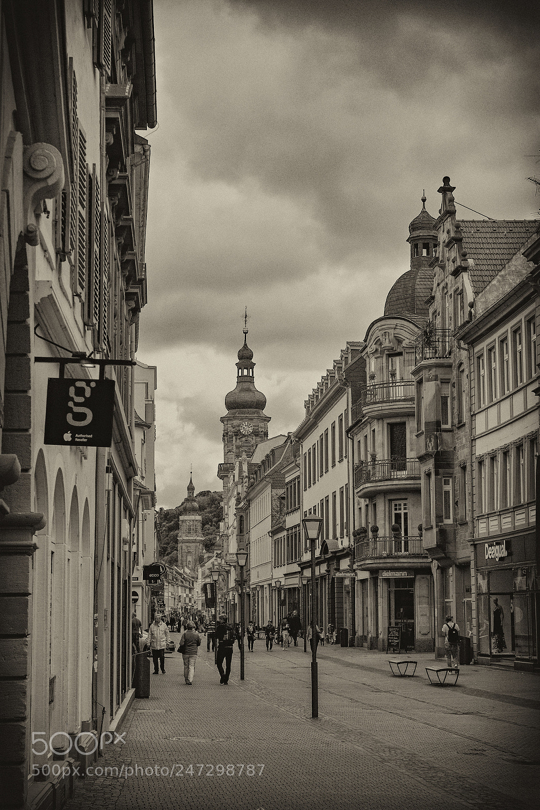 Canon EOS 600D (Rebel EOS T3i / EOS Kiss X5) sample photo. Heidelberg street scene photography