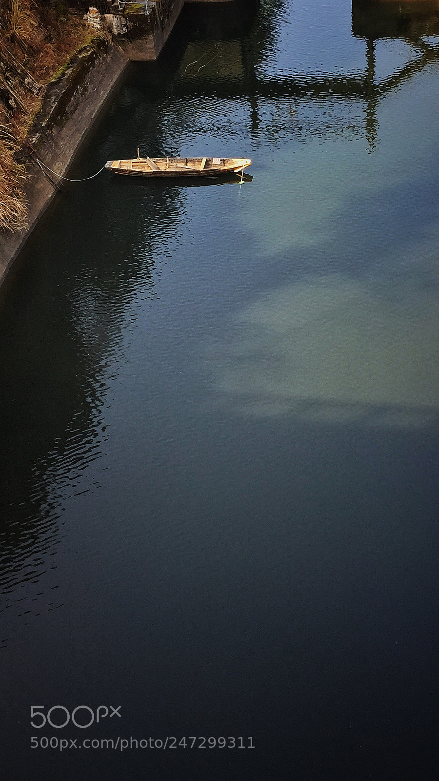Apple iPhone 6 Plus sample photo. A lonely boat photography