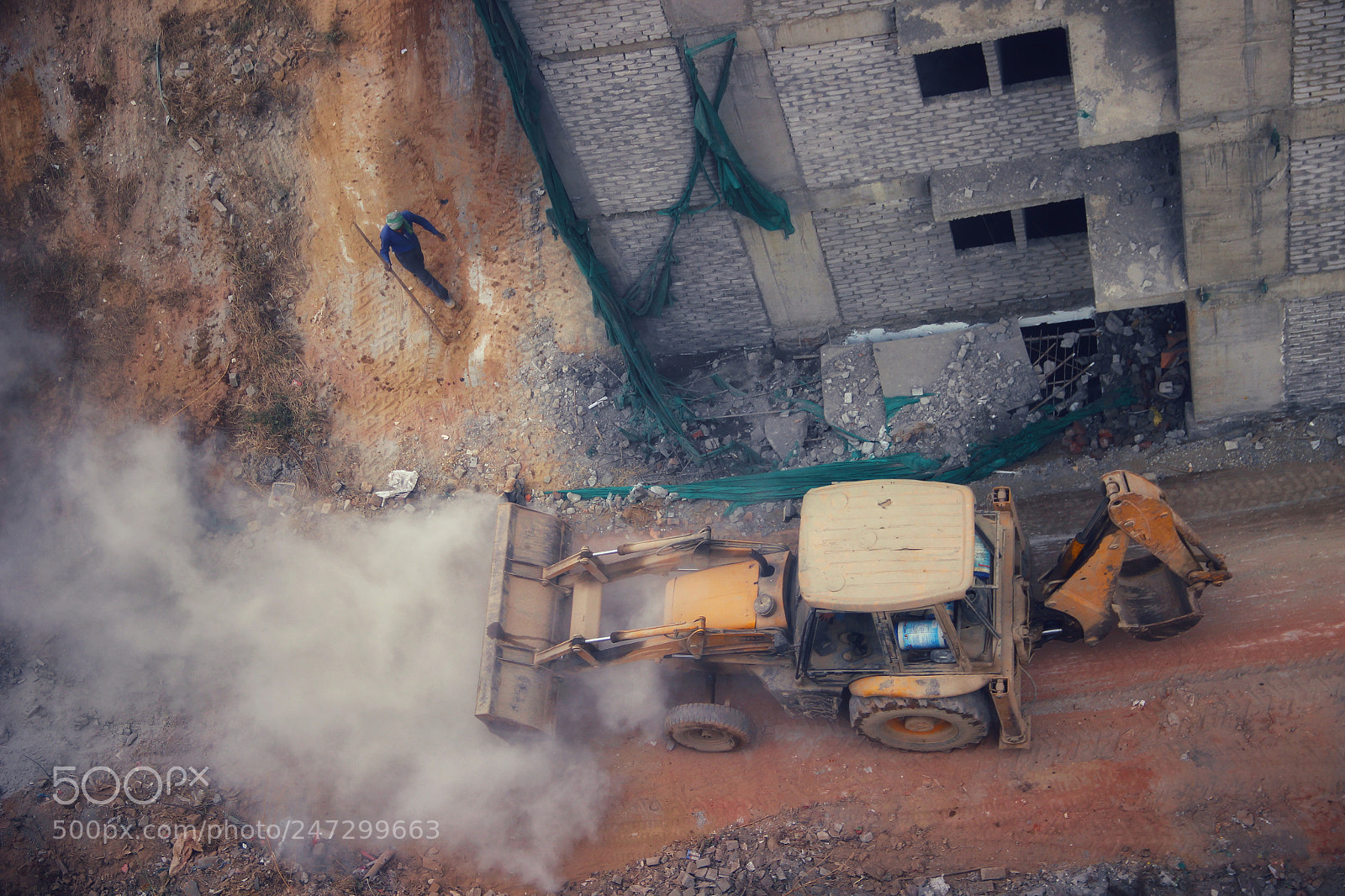 Canon EOS 600D (Rebel EOS T3i / EOS Kiss X5) sample photo. Construction or destruction photography