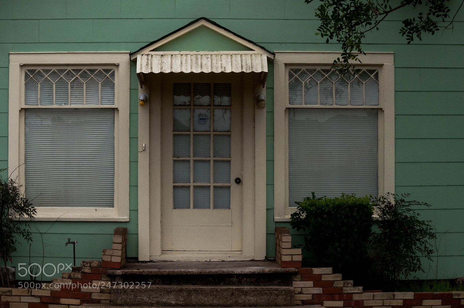 Nikon D300 sample photo. Front door photography