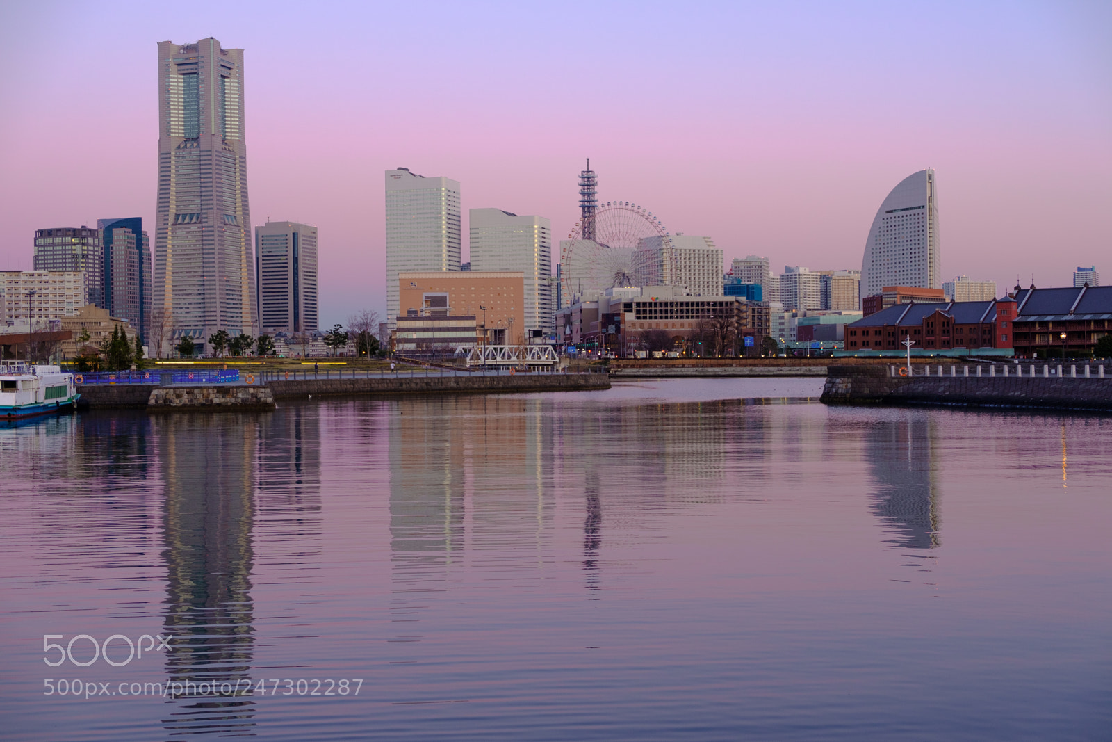 Fujifilm X-T2 sample photo. Yokohama morning photography