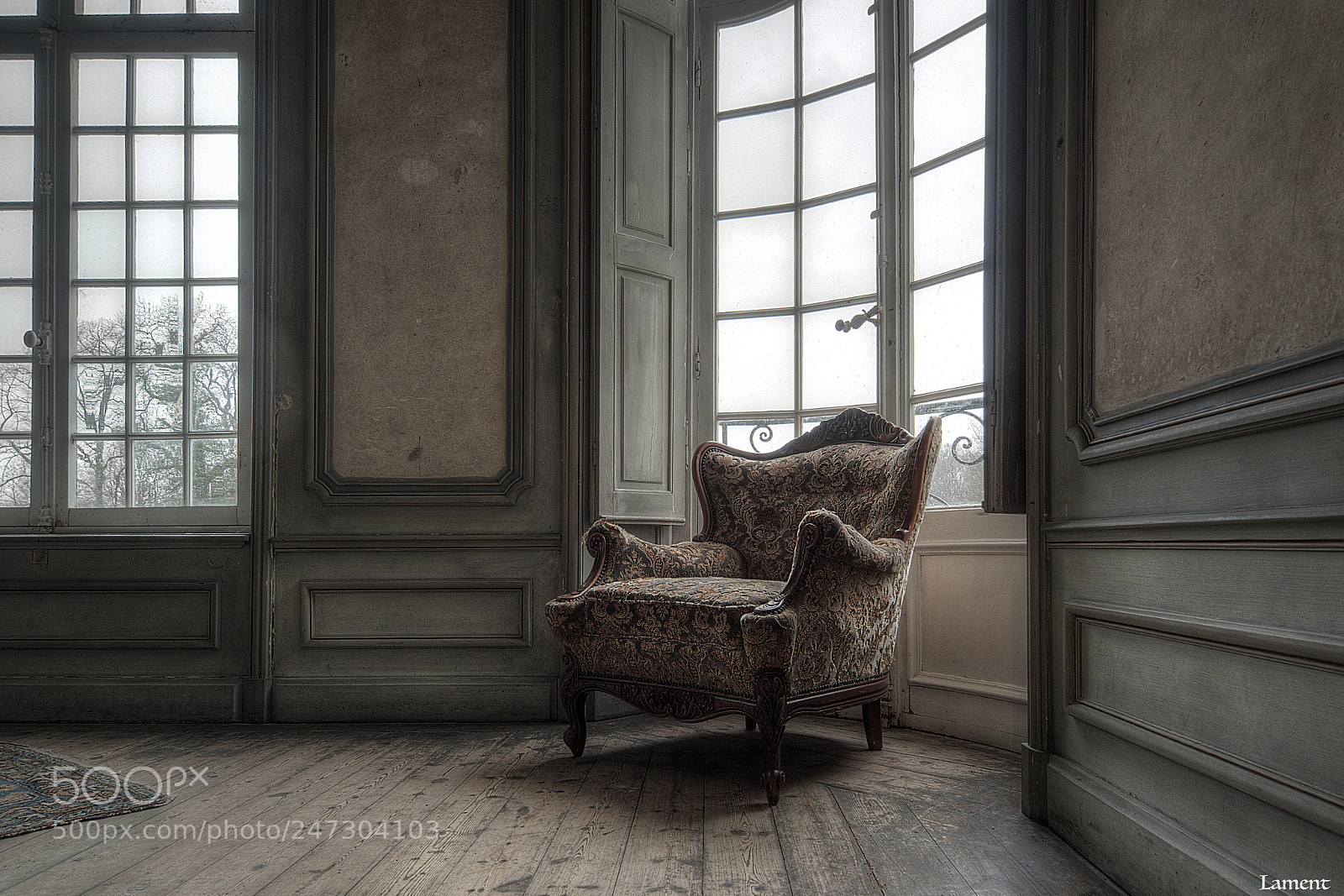 Olympus PEN E-PL7 sample photo. Armchair photography