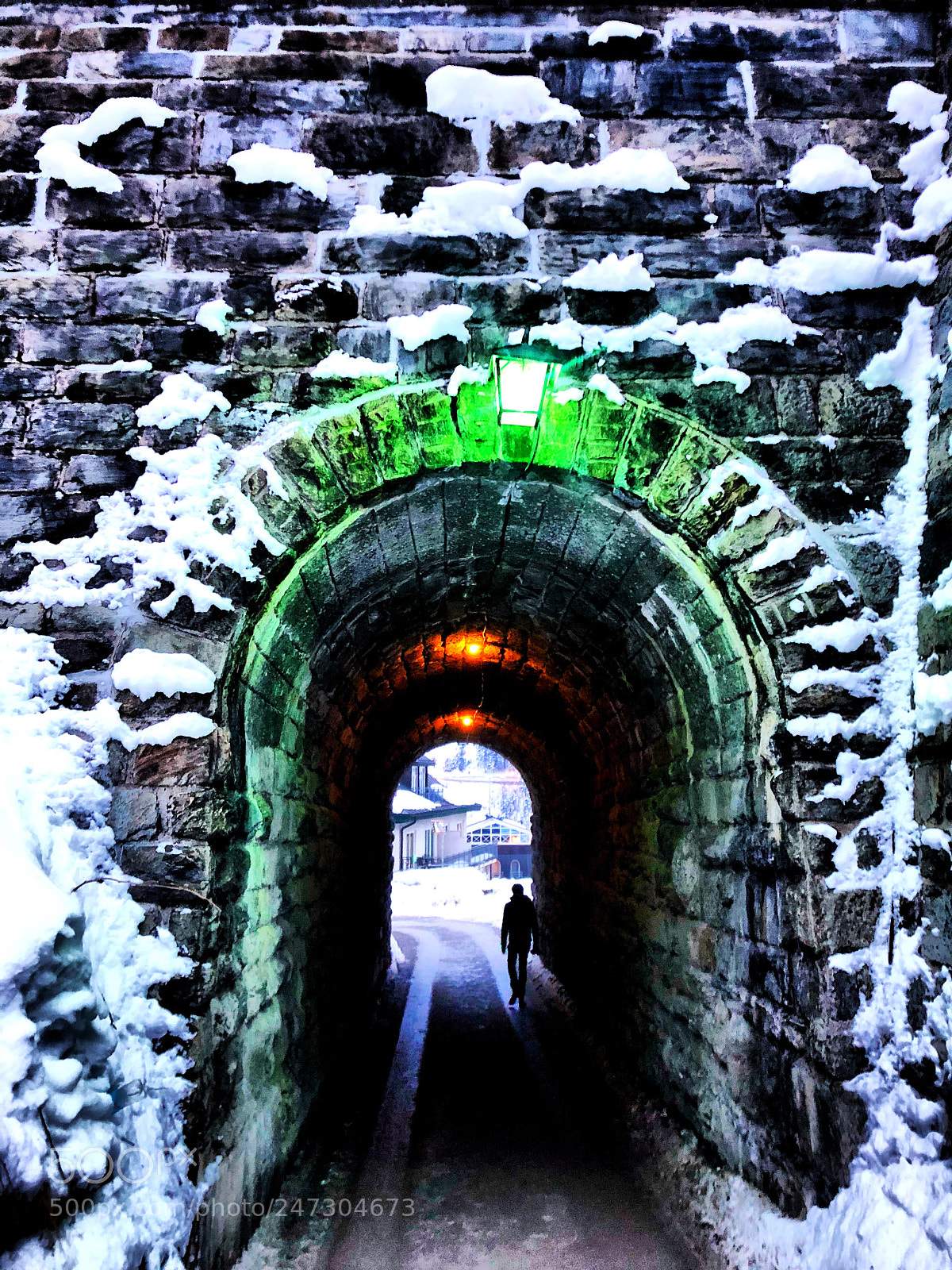 Apple iPhone X sample photo. Tunnel photography