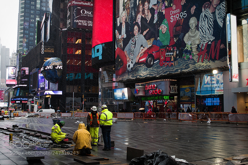 Nikon D5000 sample photo. Times square - work photography