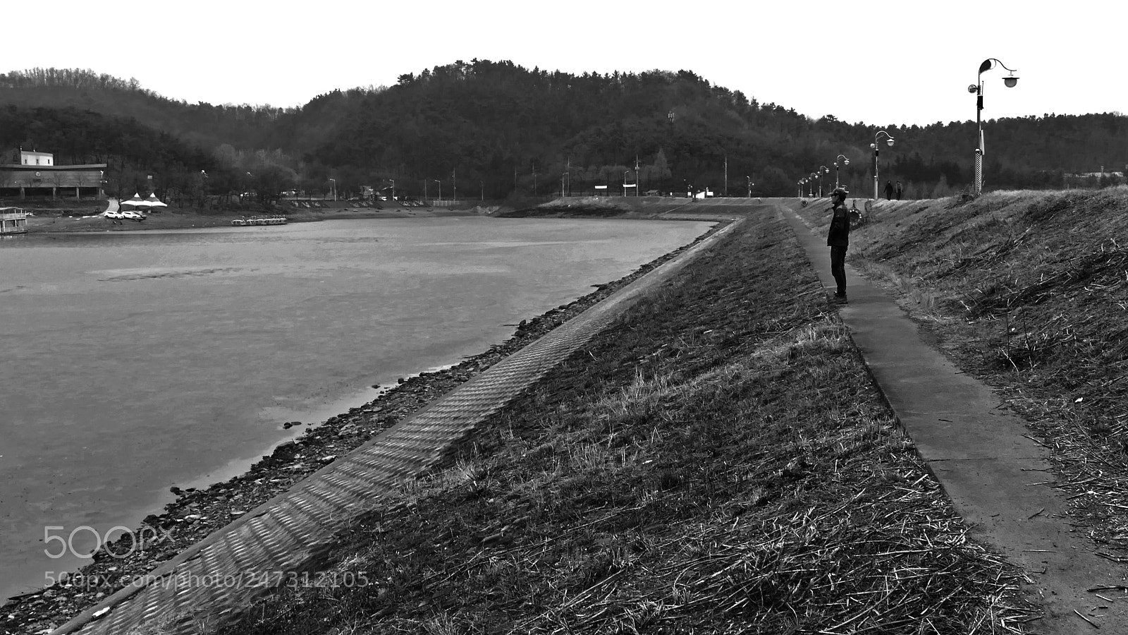 Leica V-Lux (Typ 114) sample photo. Lonely photography