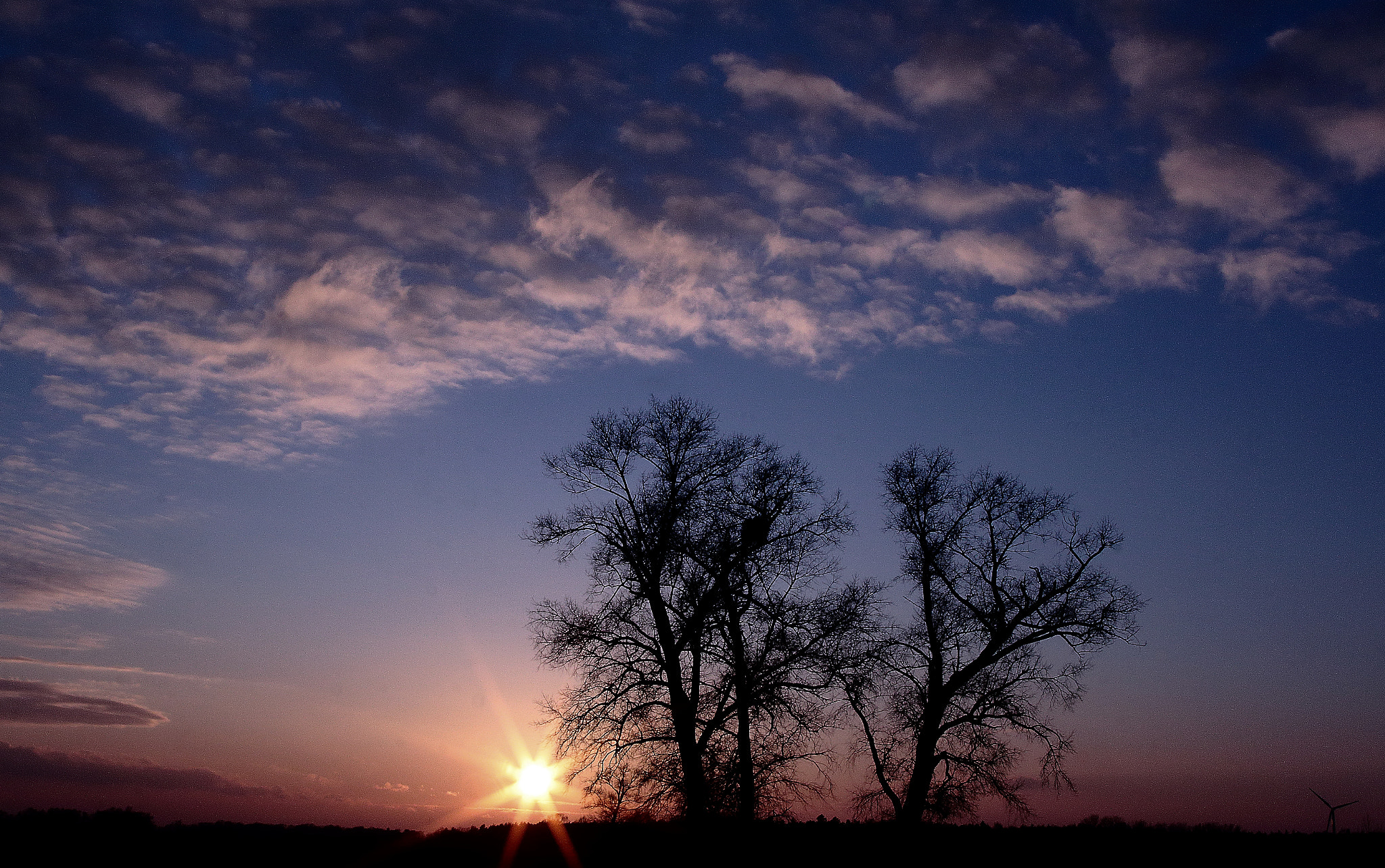 Canon EOS 70D + Canon EF 24mm F1.4L II USM sample photo. At the evening photography