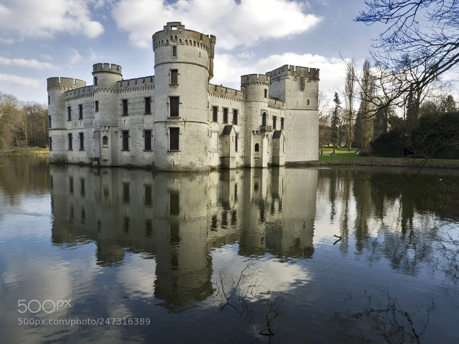 Olympus OM-D E-M1 sample photo. Reflection bouchout moated castle photography
