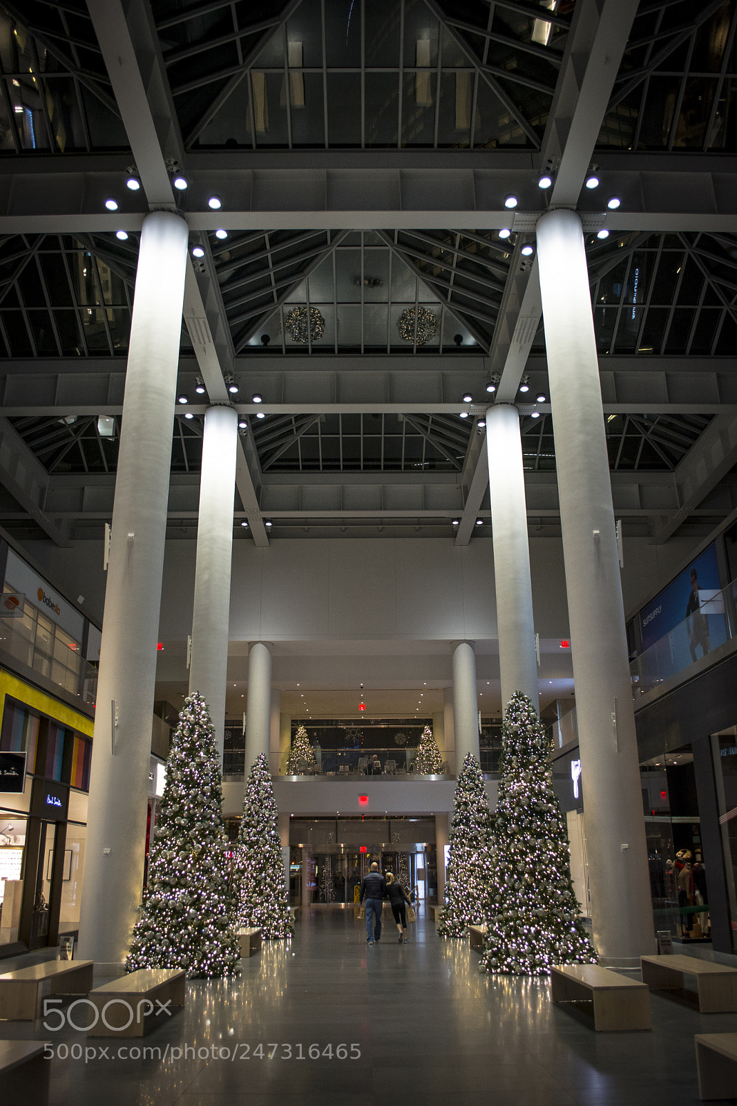 Nikon D5200 sample photo. New york shopping mall photography