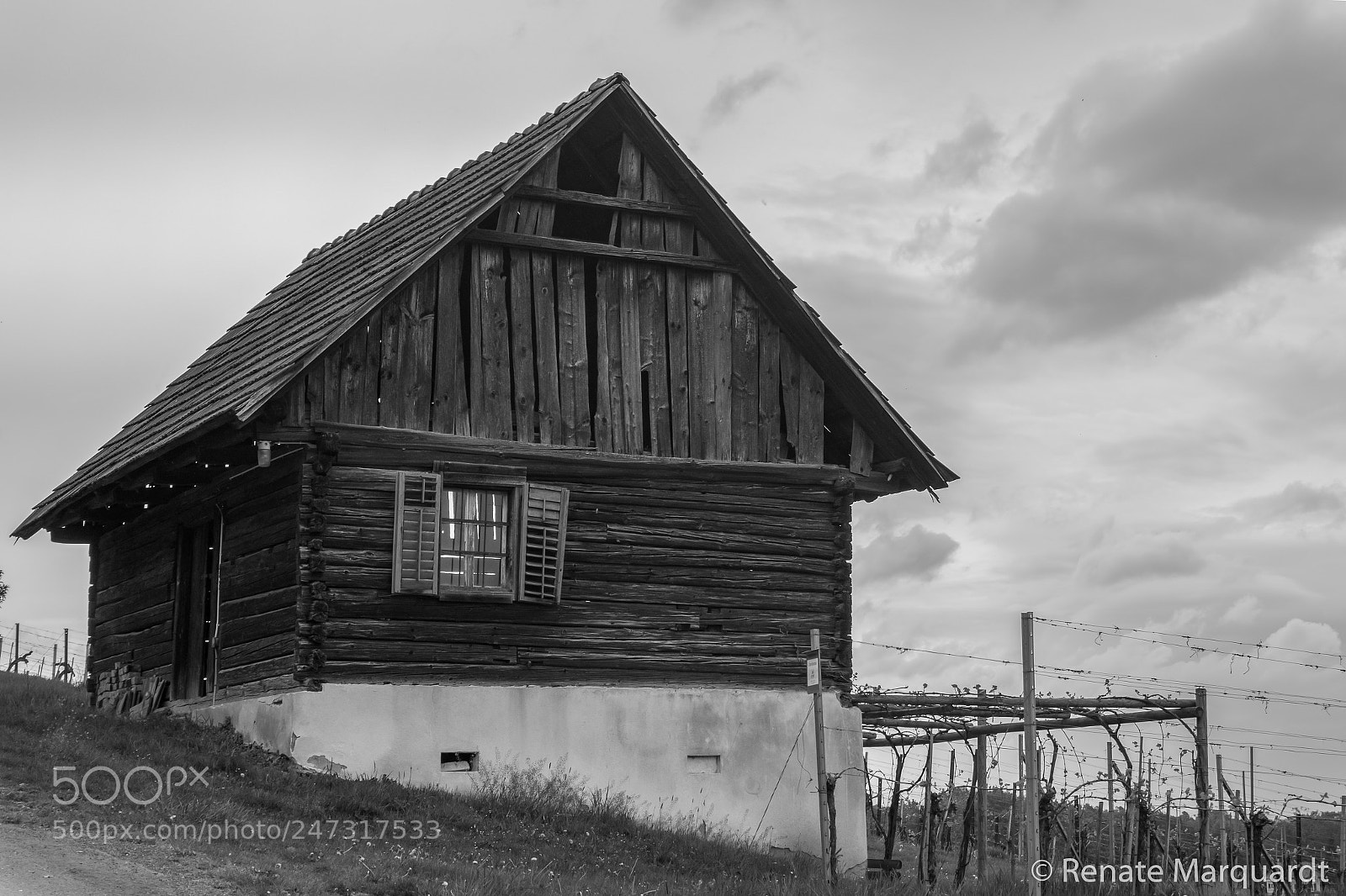 Canon EOS 7D Mark II sample photo. Altes haus bei einem photography