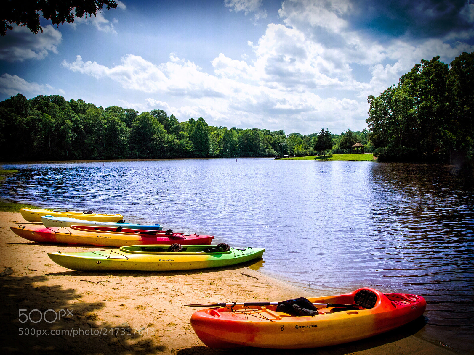 Olympus PEN E-PL1 sample photo. Lonely kayaks photography