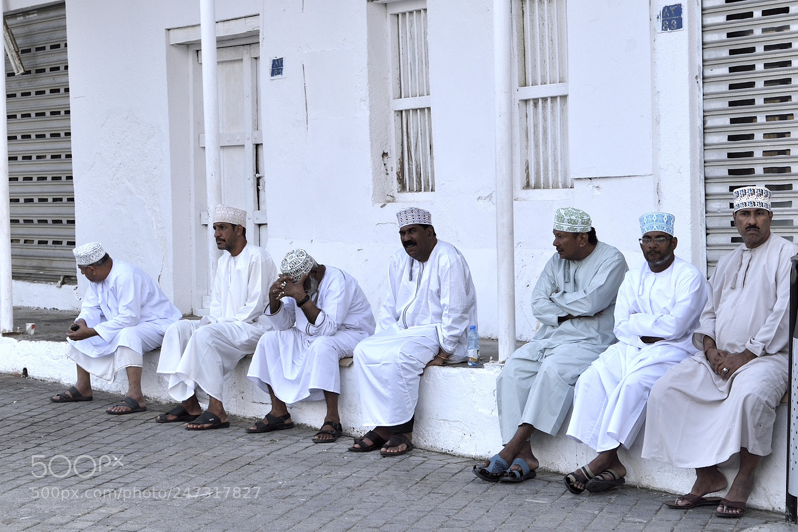 Nikon D750 + Nikon AF-S Nikkor 50mm F1.8G sample photo. Waiting in muscat photography