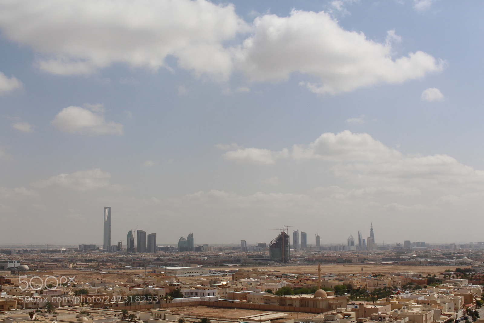 Canon EOS 700D (EOS Rebel T5i / EOS Kiss X7i) sample photo. Riyadh under cloud photography