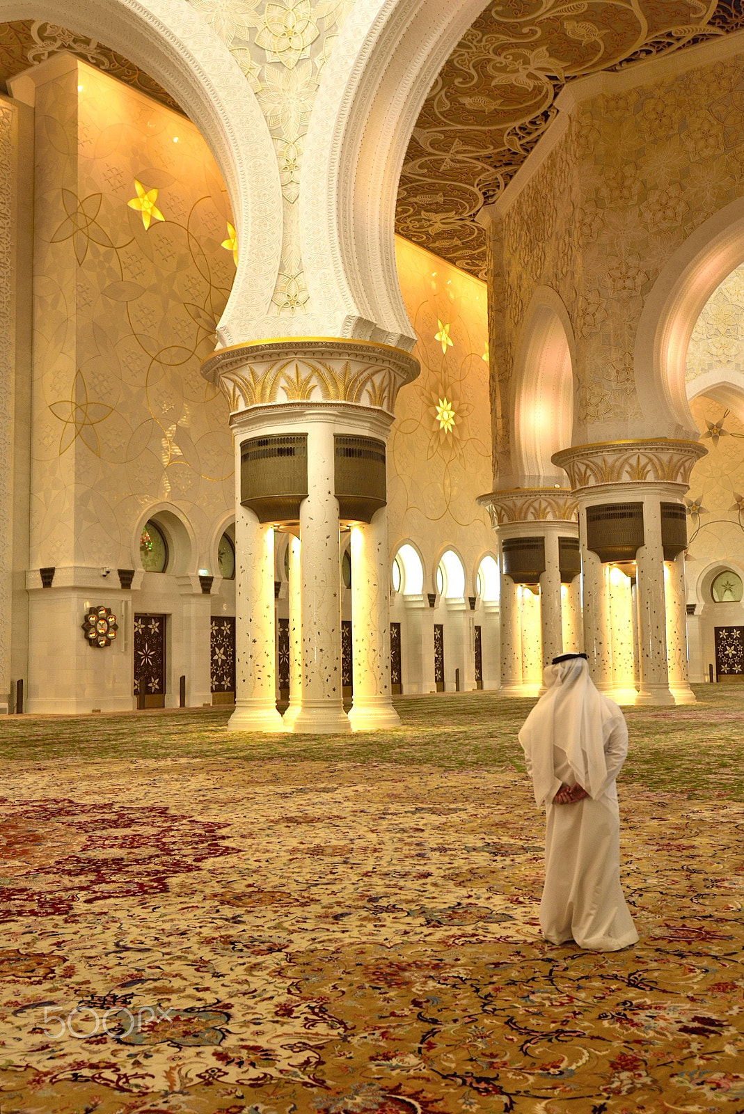 Nikon AF-S Nikkor 16-35mm F4G ED VR sample photo. Abu dhabi mosque photography