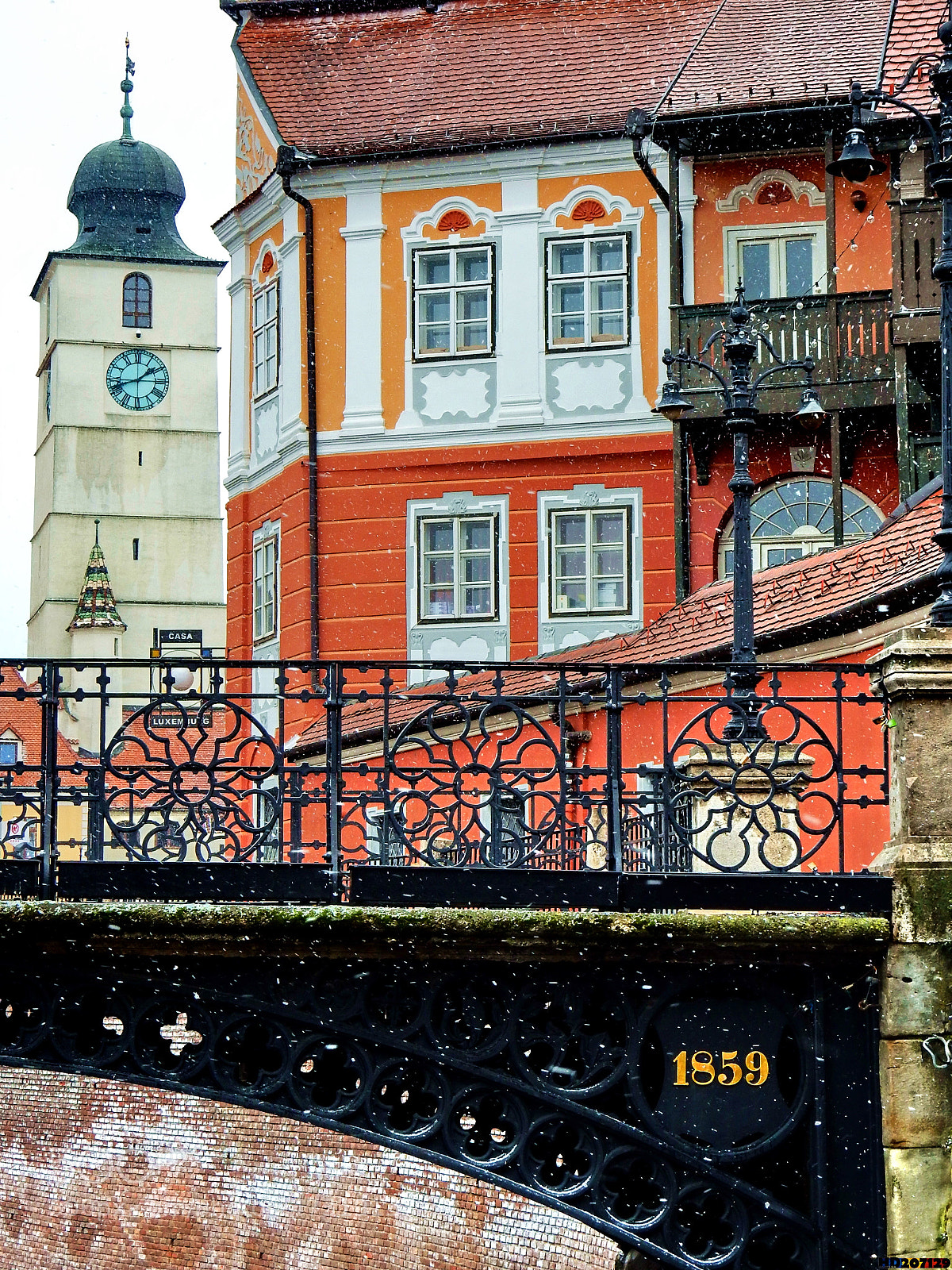 Nikon Coolpix S9900 sample photo. Sibiu, piata mica photography