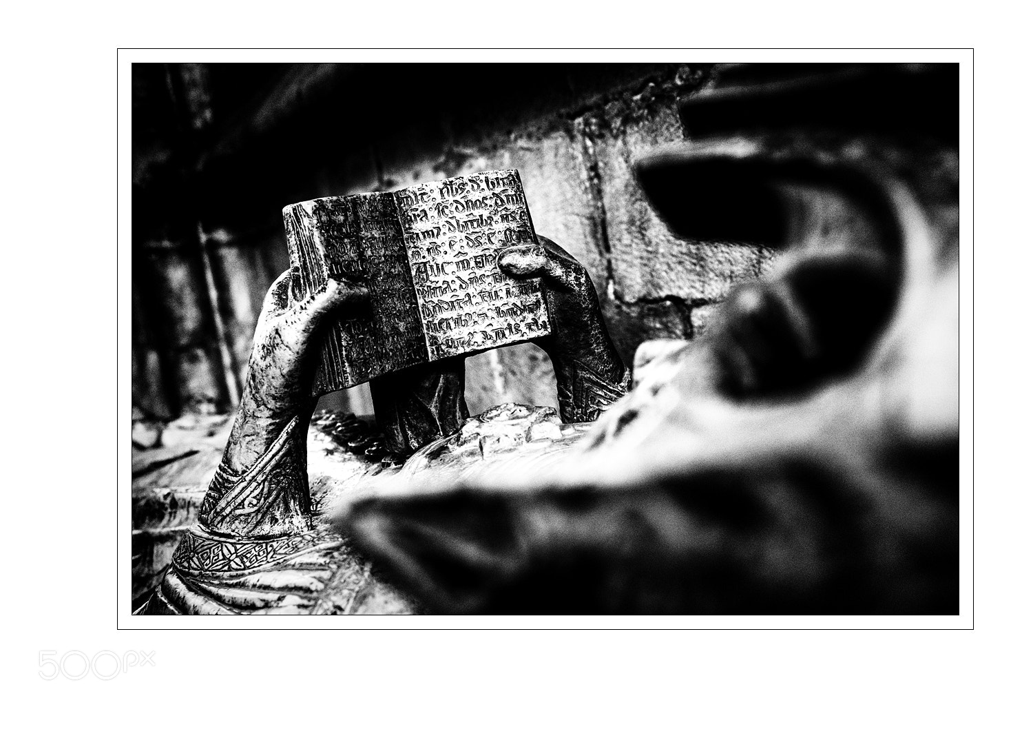 Nikon D5 sample photo. Tomb photography