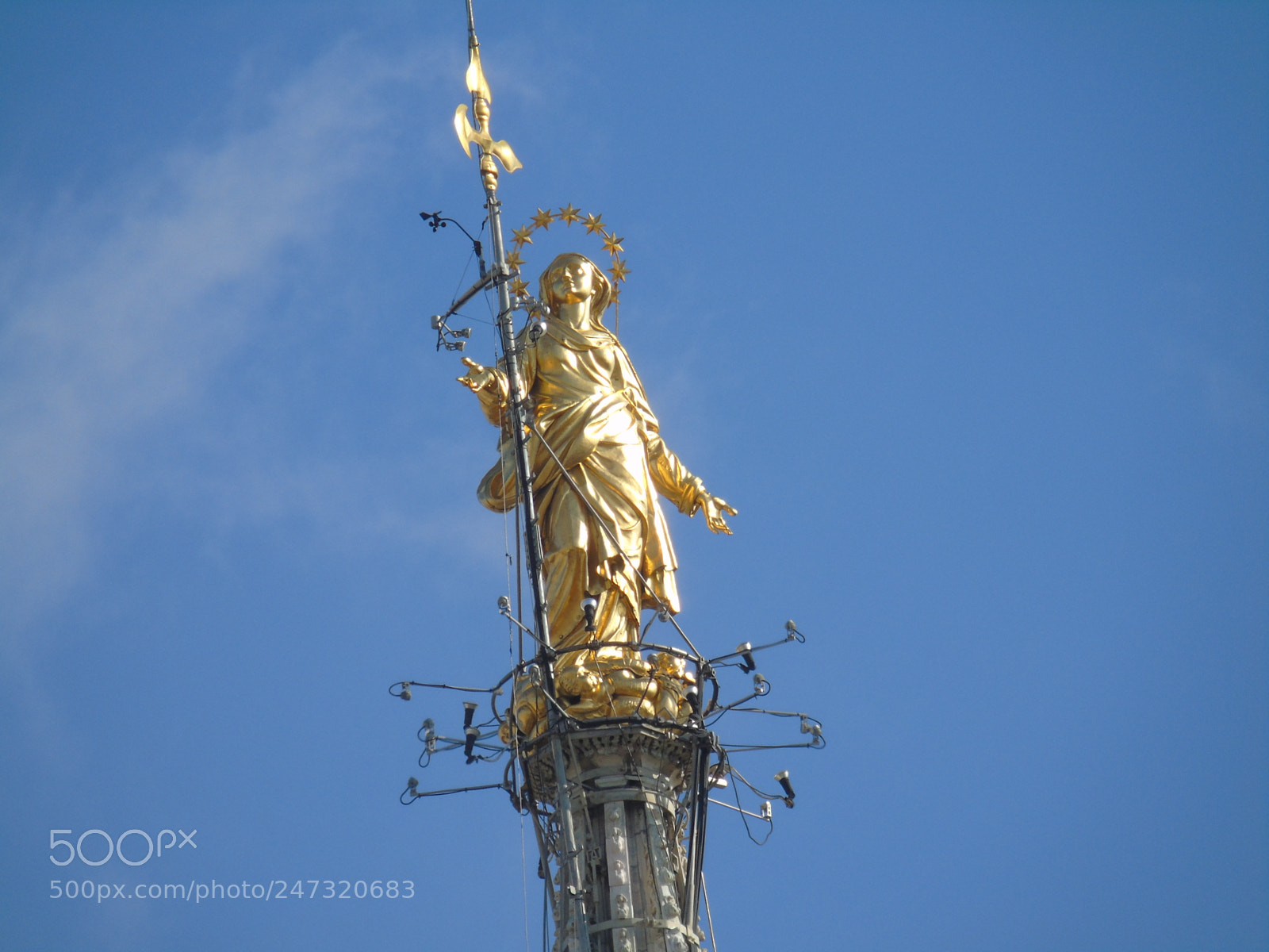 Sony Cyber-shot DSC-H400 sample photo. Symbol photography