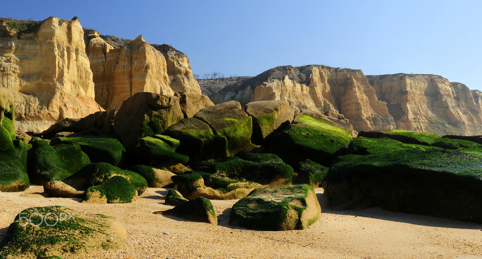 Canon EF 24-70mm F4L IS USM sample photo. Rocks and cliffs photography