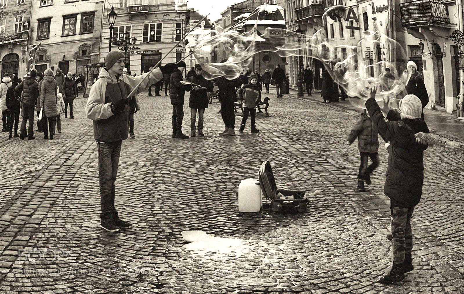 Fujifilm X10 sample photo. Bubbles day photography
