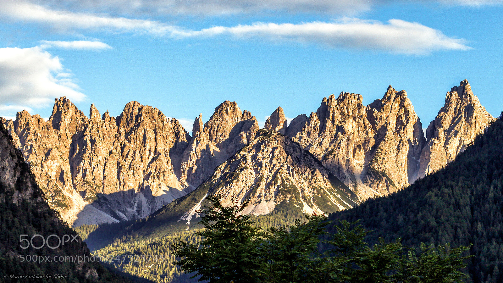 Canon EOS 500D (EOS Rebel T1i / EOS Kiss X3) sample photo. A wall of mountains photography