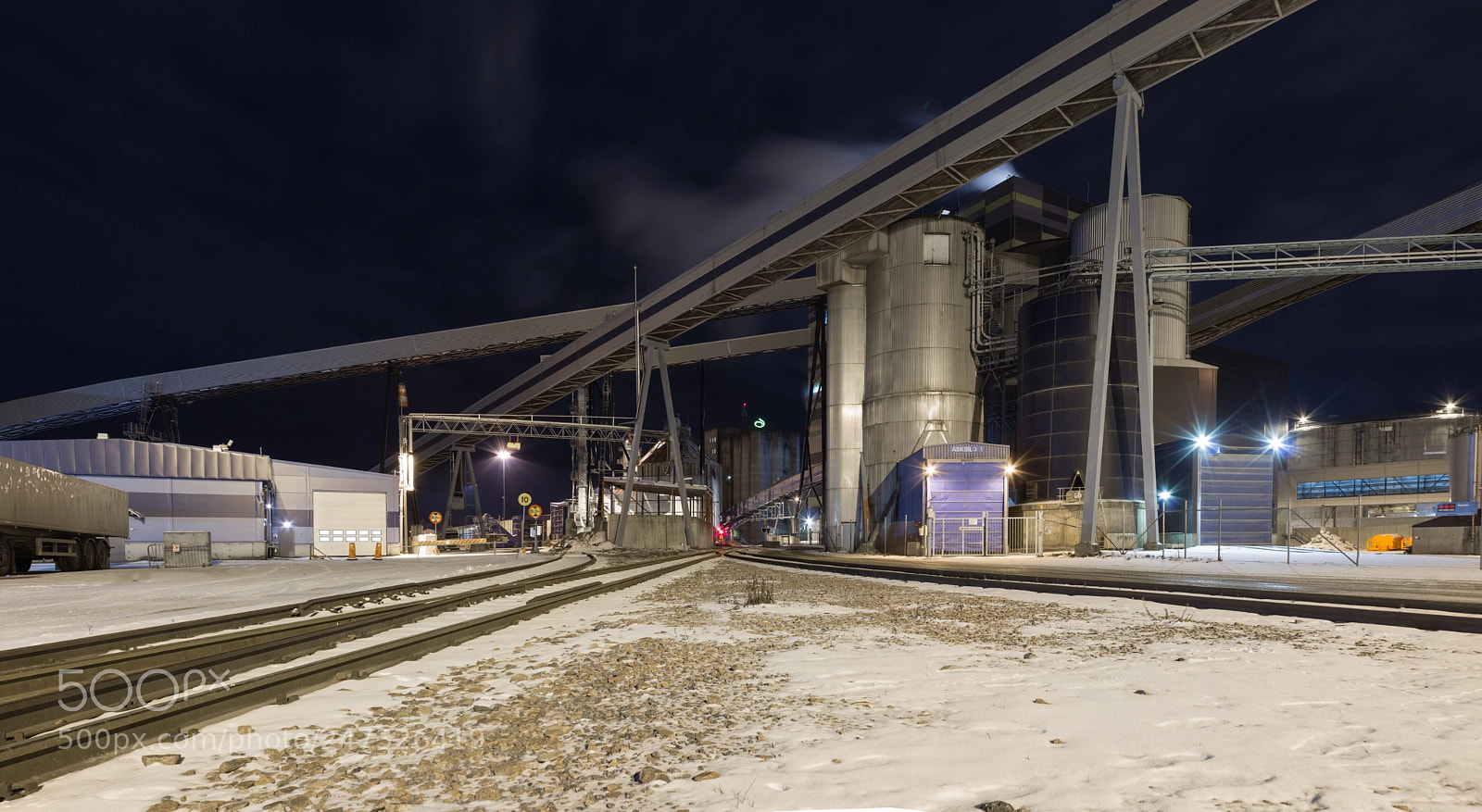 Canon EOS 600D (Rebel EOS T3i / EOS Kiss X5) sample photo. Industry train track photography