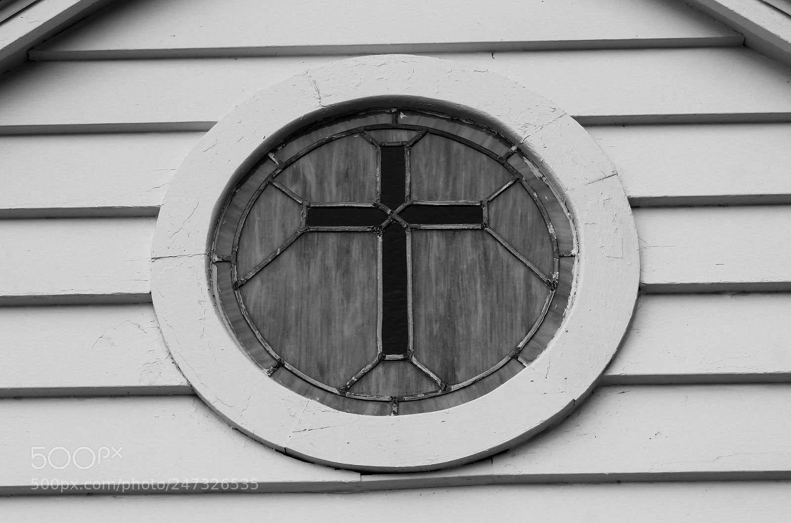 Canon EOS 1200D (EOS Rebel T5 / EOS Kiss X70 / EOS Hi) sample photo. Round window photography