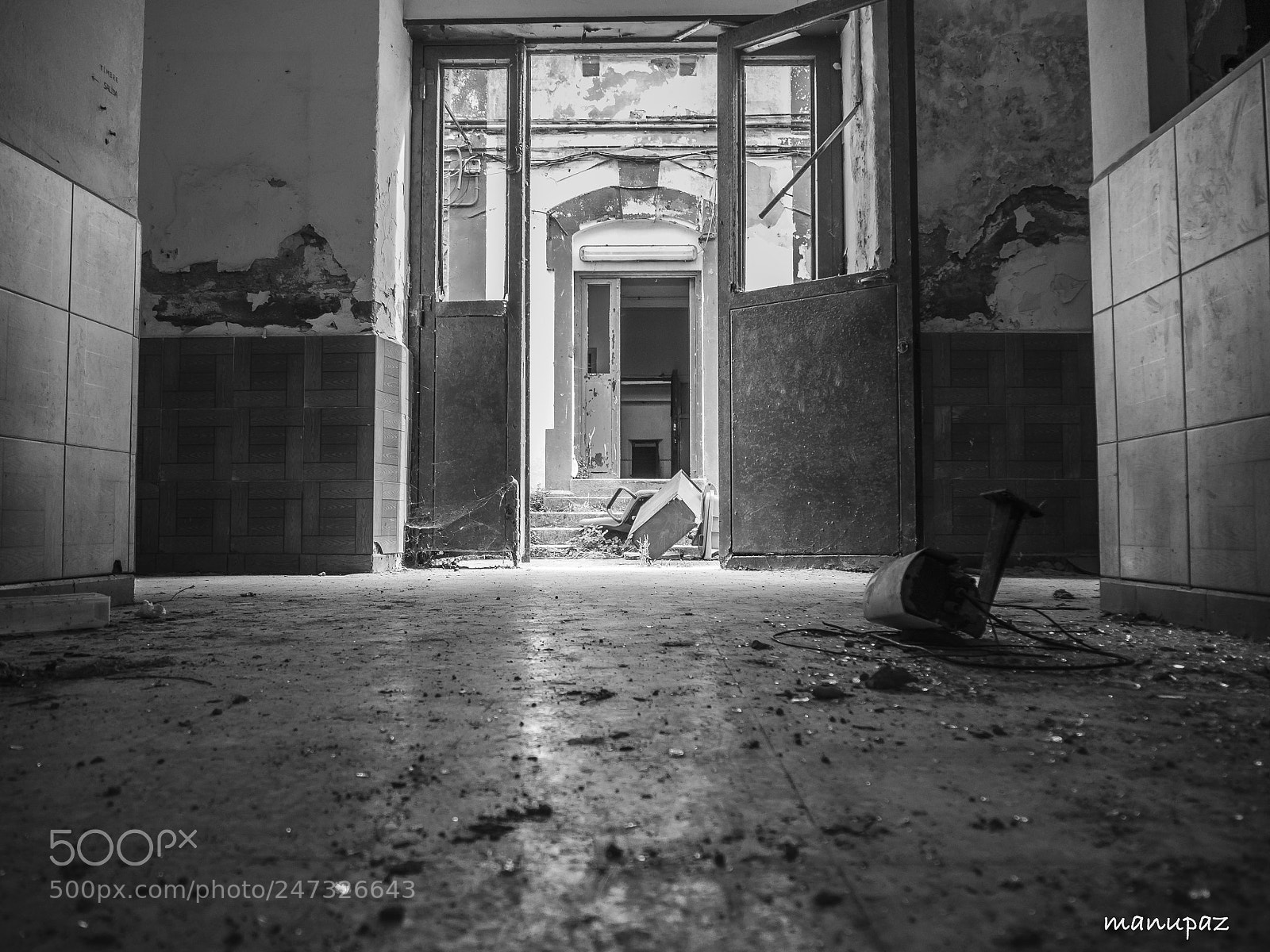 Olympus OM-D E-M10 II sample photo. Abandoned photography