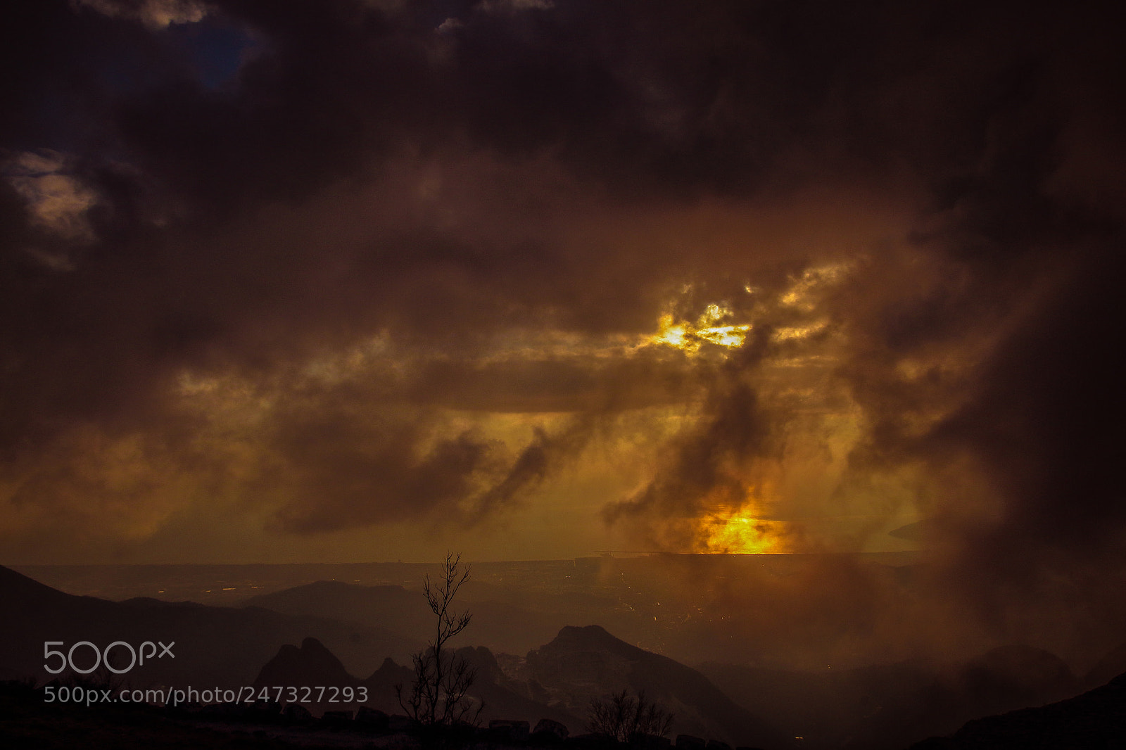 Canon EOS 1300D (EOS Rebel T6 / EOS Kiss X80) sample photo. Sunset from the top photography