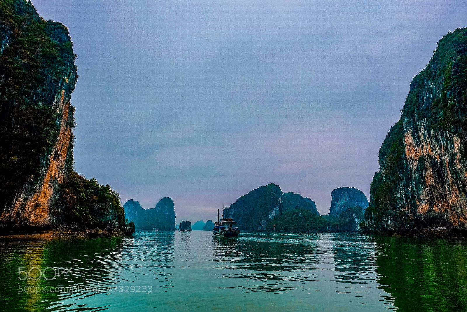Fujifilm X-T2 sample photo. Ha long bay photography