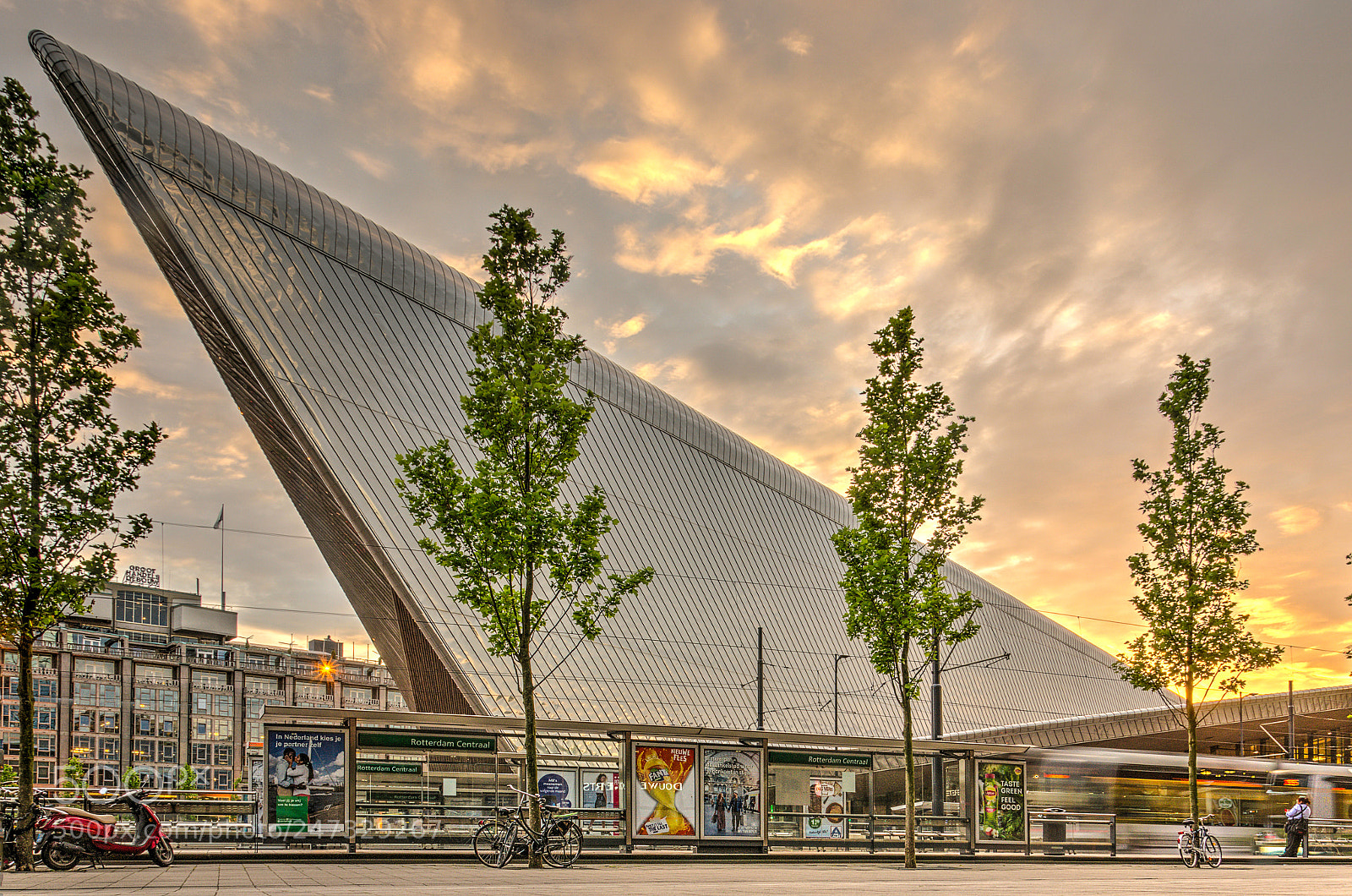 Nikon D5100 sample photo. Rotterdam central railway station photography