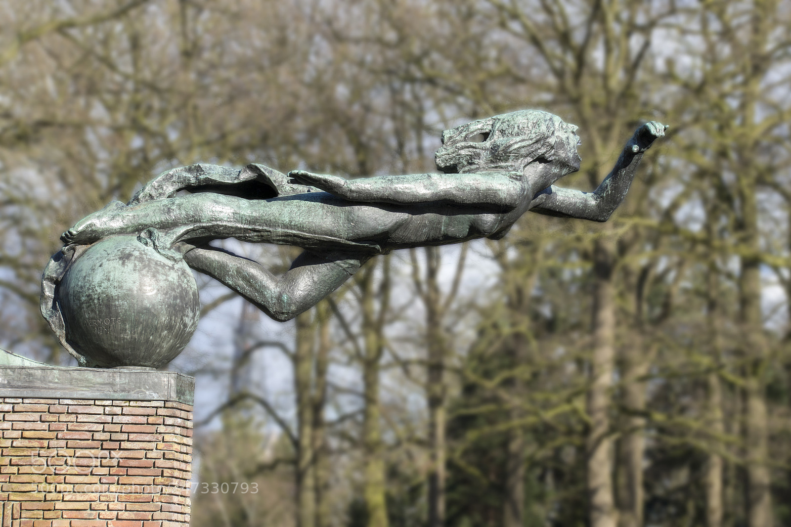 Canon EOS 7D Mark II sample photo. Statue photography